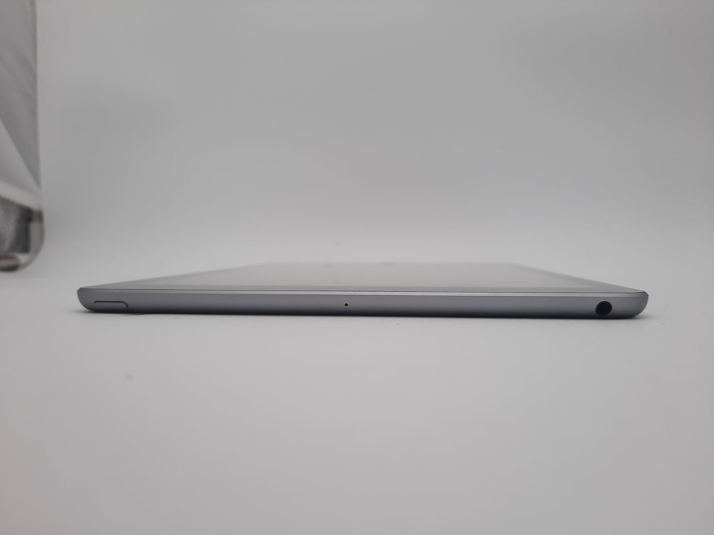 Apple iPad 6th Generation 2018 WiFi 32GB - Space Grey