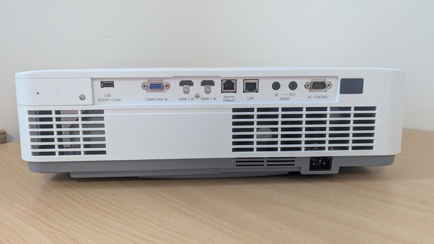NEC P525UL LASER PROJECTOR 5200 LUMENS 4K SUPPORT LCD HDMI